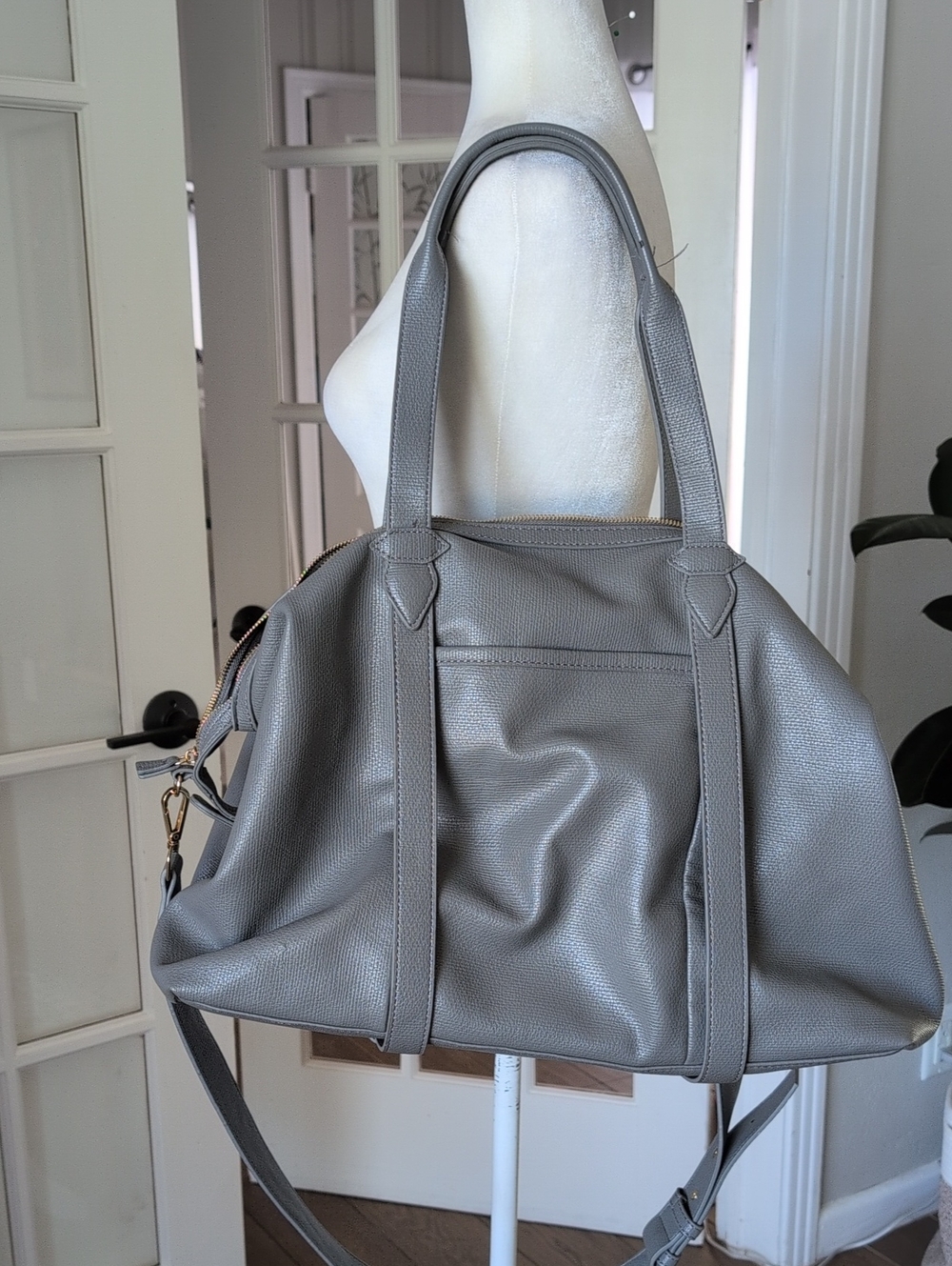 Lulu Dharma Soft Vegan Leather Duffle Travel Bag - Picture 3 of 16